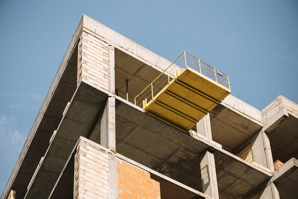 Renovasi Gedung Komersial di Semarang