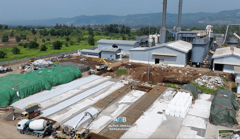 Kontraktor terpercaya Semarang PT. AOB sedang mengerjakan proyek konstruksi